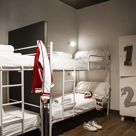 Room00 Chueca Hostel Madrid Exterior photo