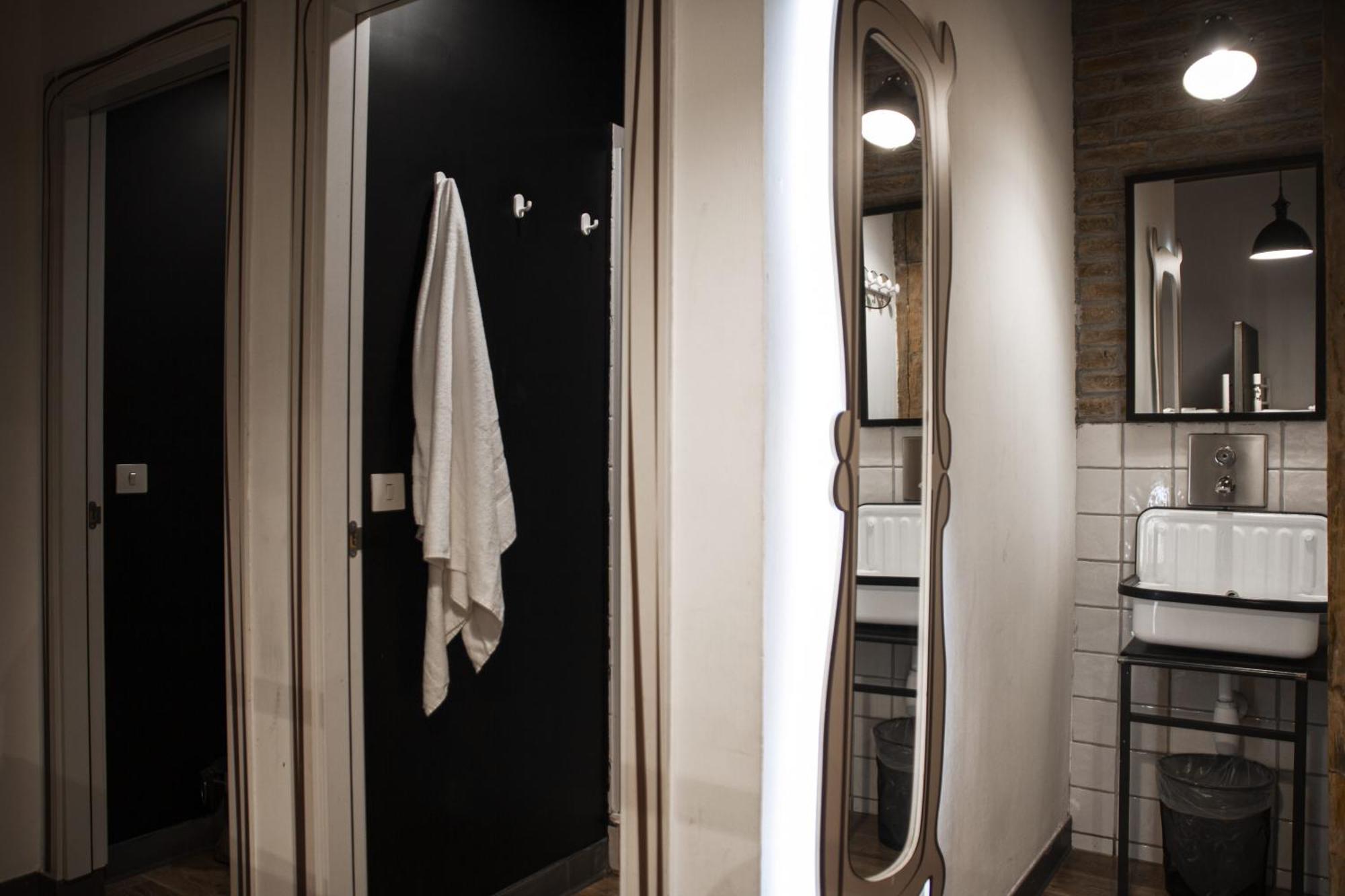 Room00 Chueca Madrid